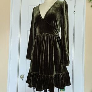 Halara - Rifle Green - L - Plunging Neck Ruffled Hem Velvet Mini Dress